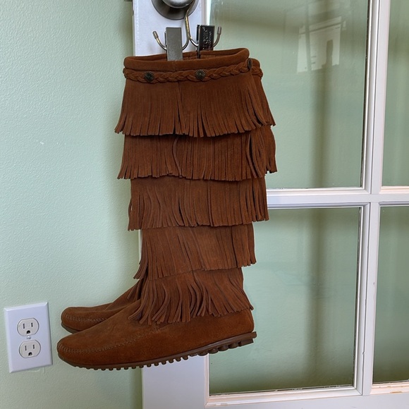 Minnetonka Moccasin boots, 5 layer fringe. Brown. New. Size 9. - Picture 7 of 7